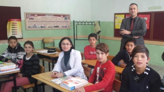 İlçe Milli Eğitim Şube Müdürü M.Salih Atak ve Rehber Öğretmeni Ozan İşgör TEOG sınavı ile ilgili Okullarımıza Ziyareti